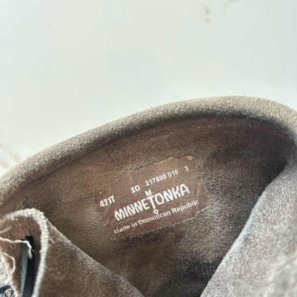 Minnetonka gray 
 ankle boot fringe  
Shoes size 10

Like new condition - Picture 4 of 4